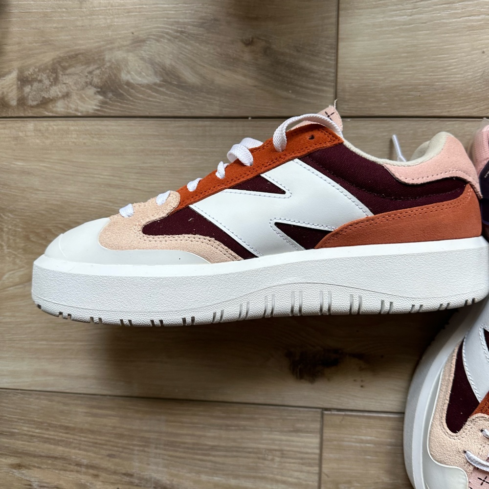 Men’s size 9 new balance, CT302 burgundy pink haze